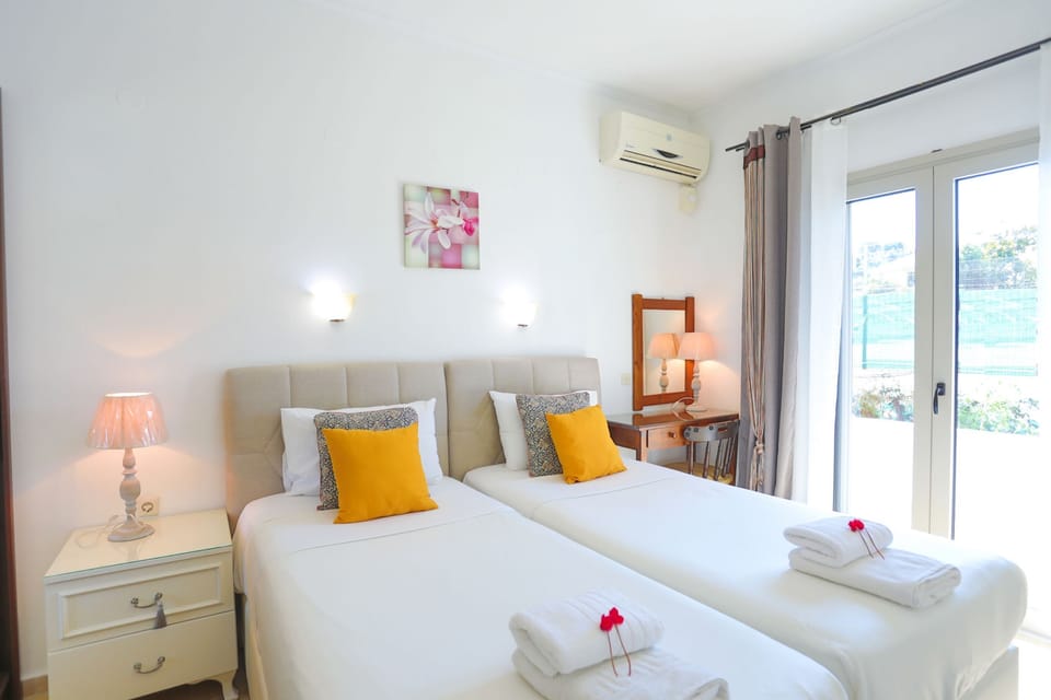 Comfy twin bedroom