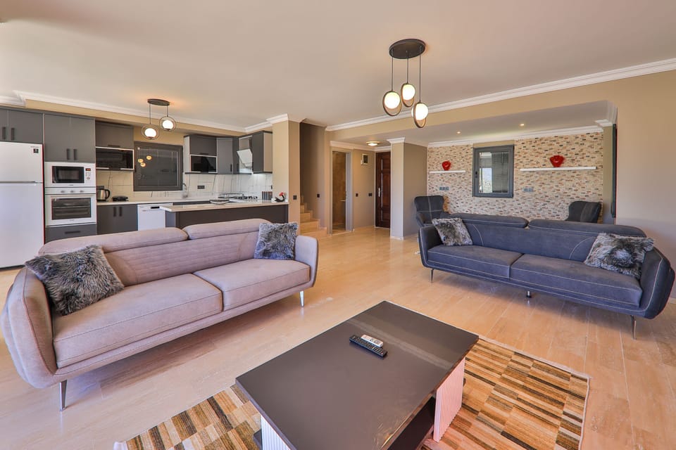 Living area in luxury with air%2Dconditioned comfort at Celik