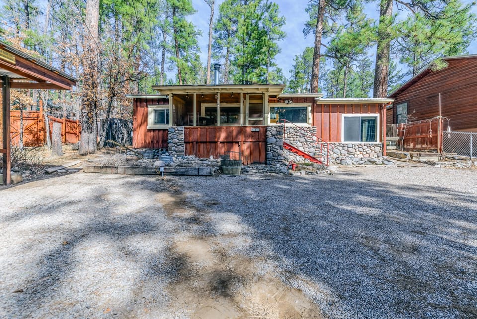 Historic Happy Home cabin in Ruidoso's Upper Canyon — 100+ years of charm with modern comforts.