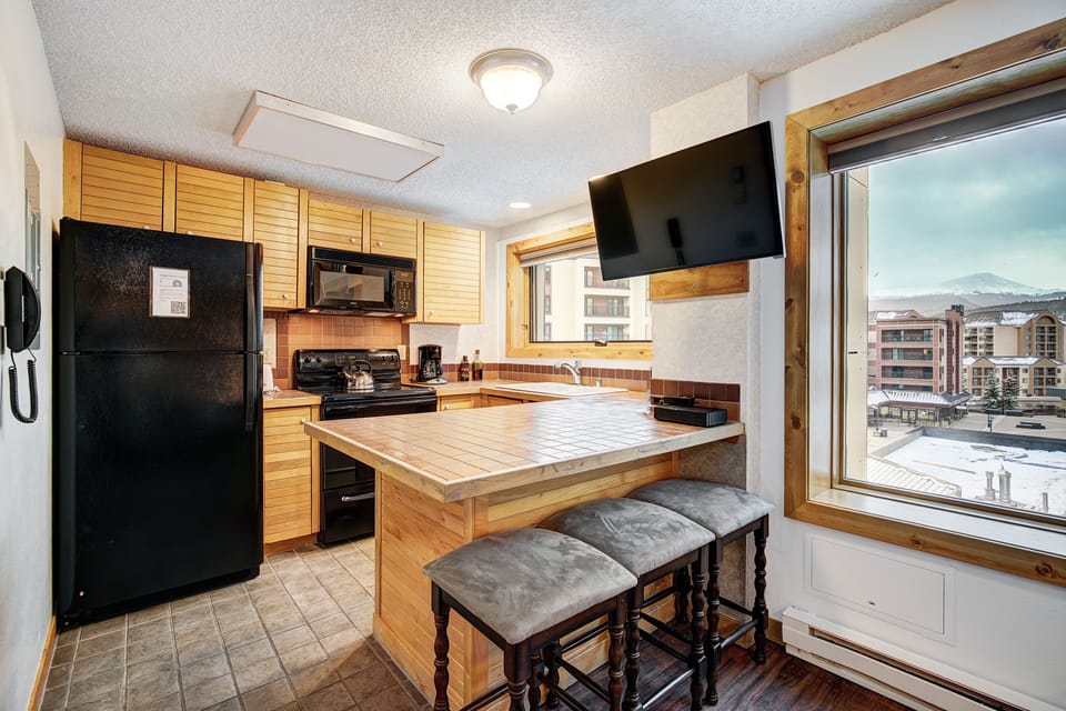 Kitchen island