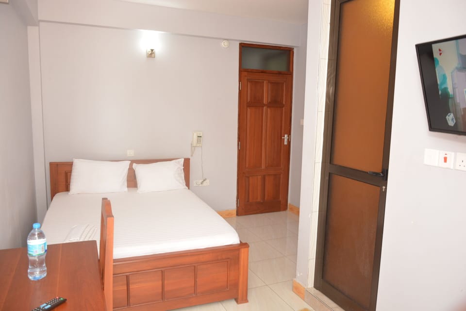 Luxury Double Room | Iron/ironing board, free WiFi
