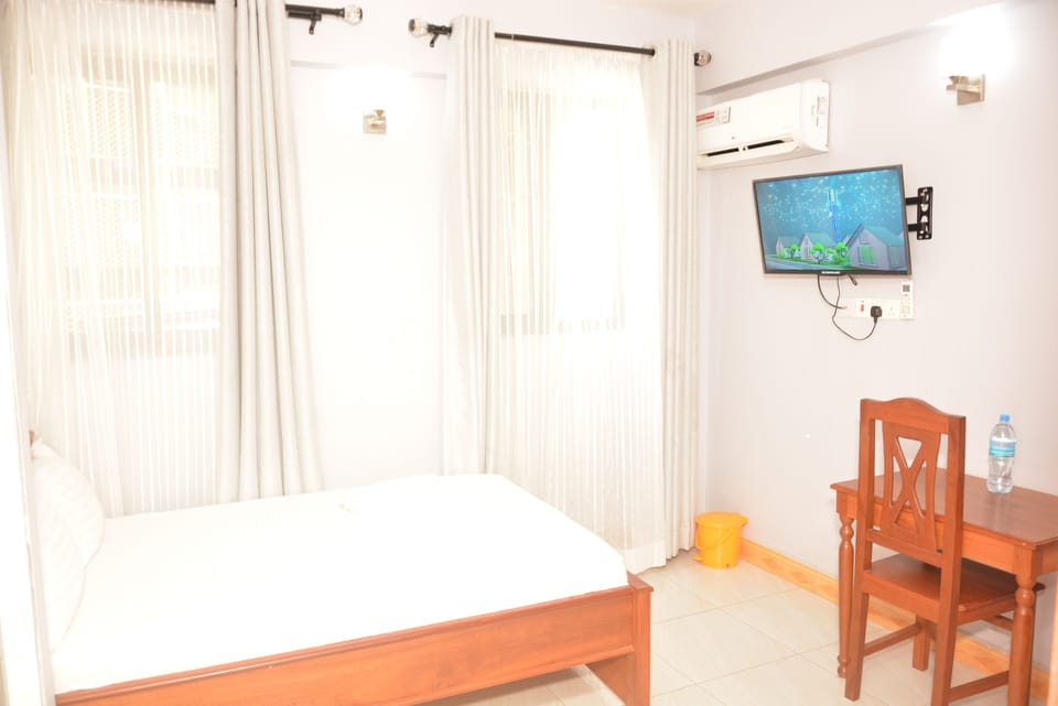 Basic Single Room | Iron/ironing board, free WiFi