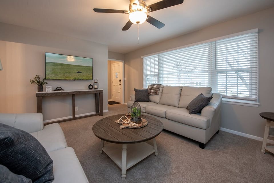 Find your relaxation oasis with our luxurious sofas. Because you deserve nothing but the best!