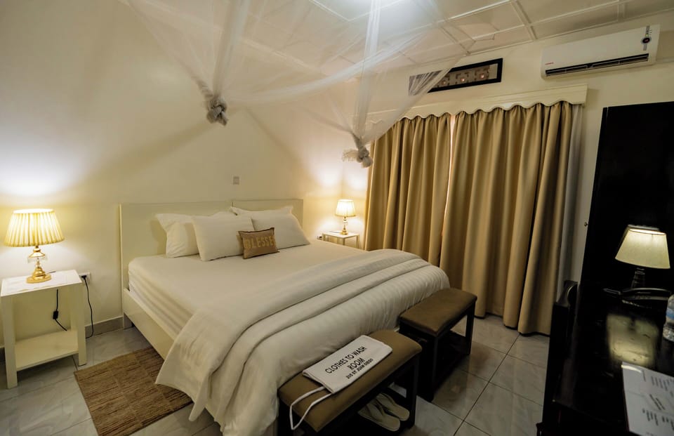 Standard Double Room, 1 Queen Bed, Garden View | Iron/ironing board, WiFi (free)
