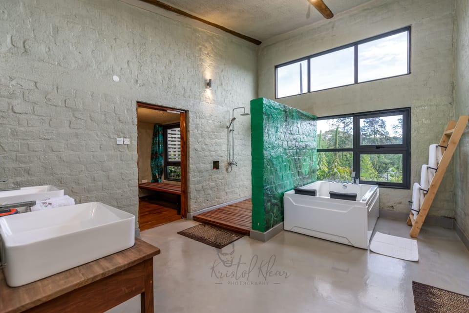 Separate tub and shower, jetted tub, rainfall showerhead