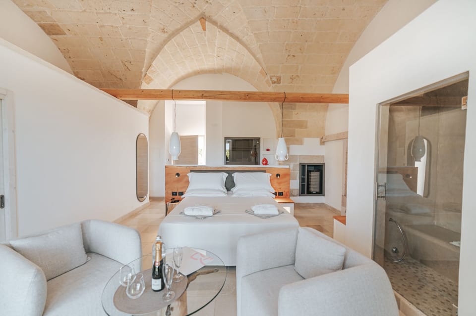 Suite Deluxe Con Bagno Turco | Frette Italian sheets, premium bedding, memory foam beds, minibar
