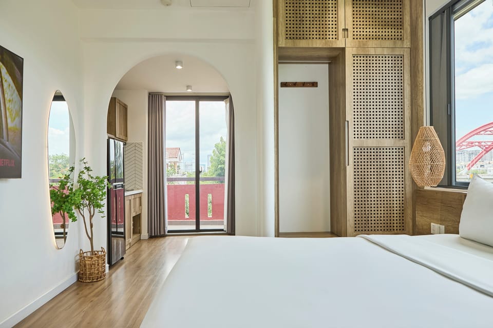 Super Deluxe with City View | Down comforters, Select Comfort beds, minibar, desk