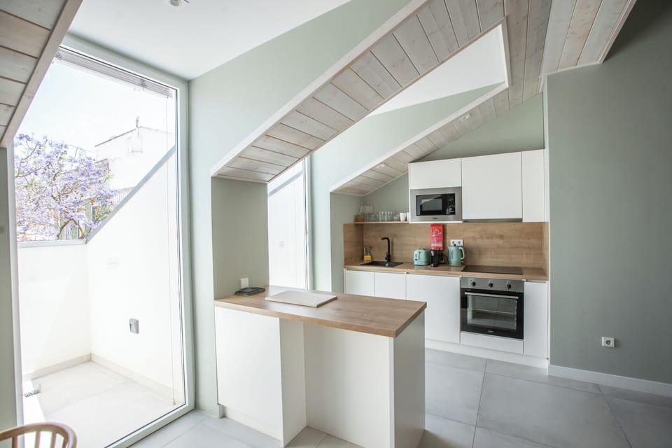 Exclusive Apartment, 1 Bedroom | Private kitchen | Fridge, microwave, oven, stovetop