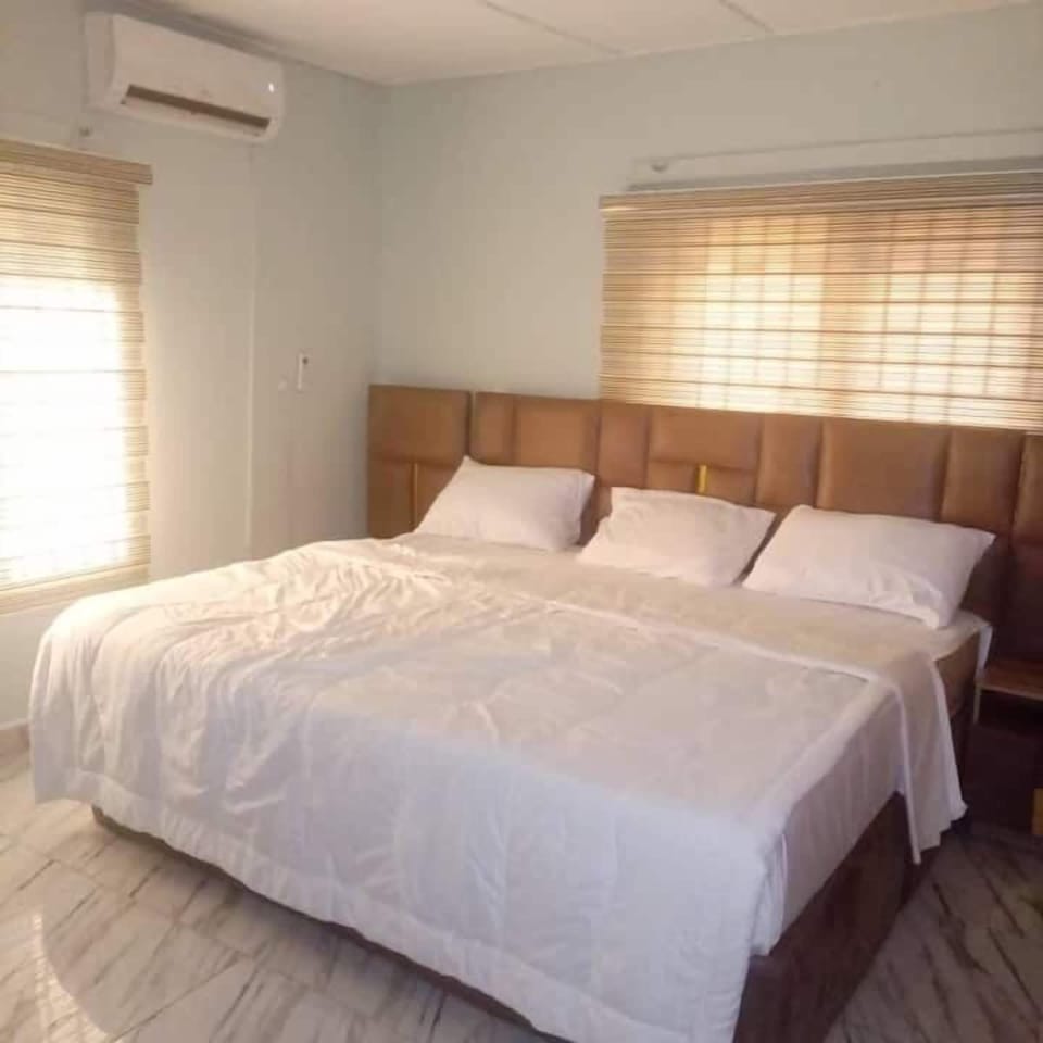 Executive Double Room | Individually decorated, individually furnished, desk, laptop workspace