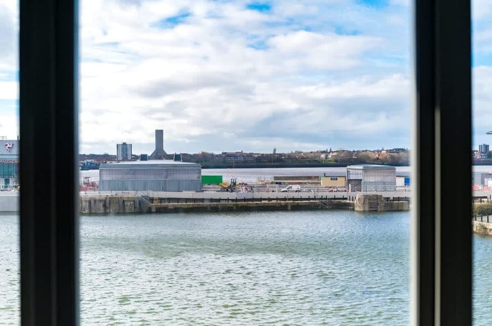 Waterfront View, Liverpool - Host & Stay