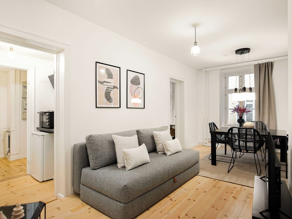 Apartment, 2 Bedrooms | Living room