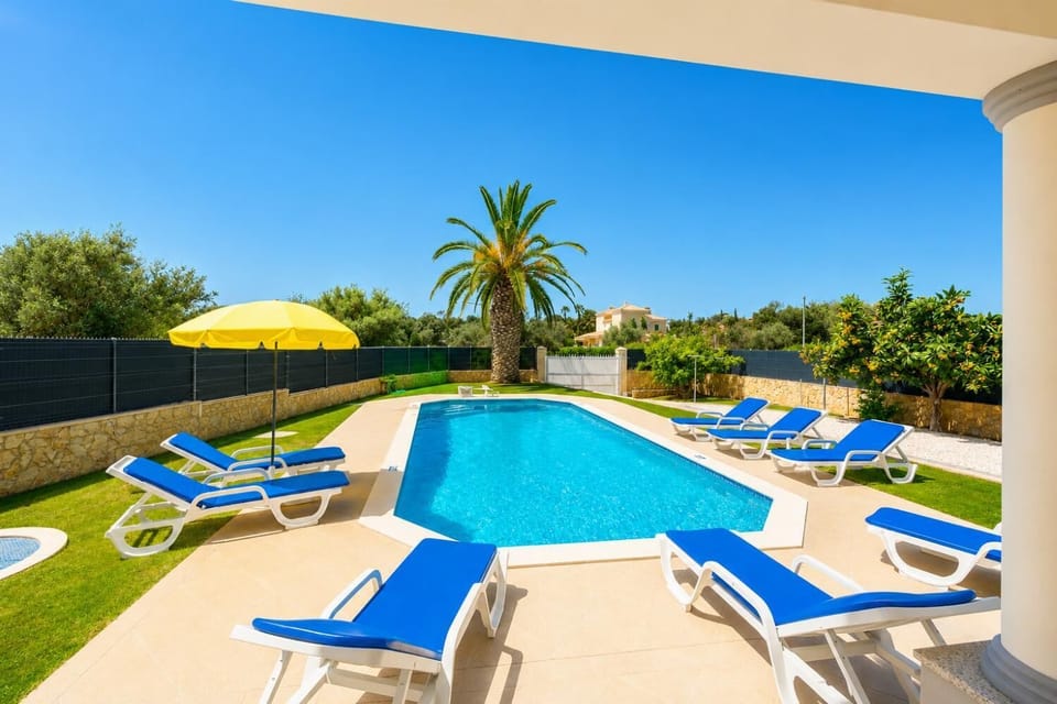 Private pool and terrace