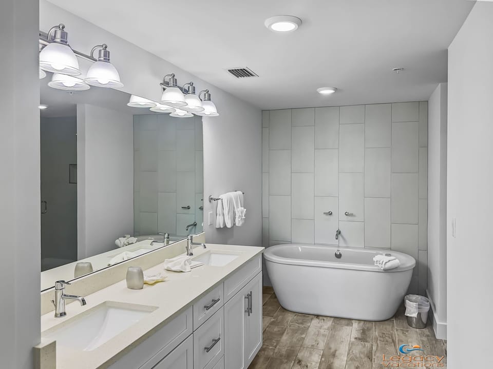Blu 200 Master Bathroom - Soaking Tub and Stand-up Shower