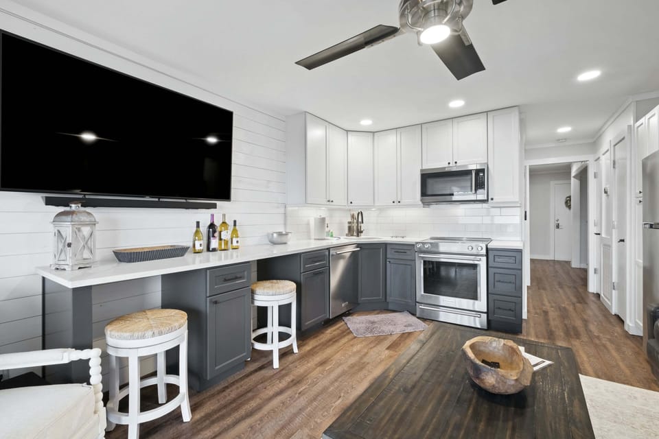 Full Kitchen including dishwasher!