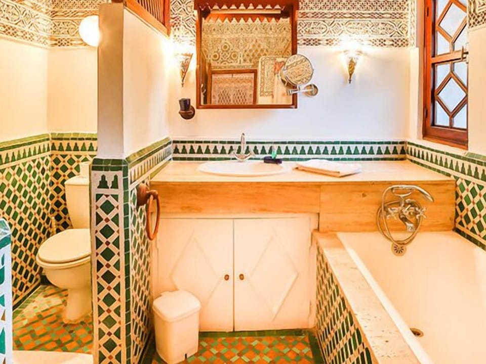 Superior Double Room Single Use, Private Bathroom, Garden View | Bathroom | Combined shower/tub, deep soaking tub, free toiletries, hair dryer