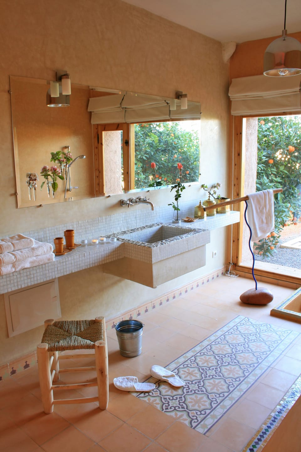 Garden Suite | Bathroom | Shower, rainfall showerhead, free toiletries, bidet