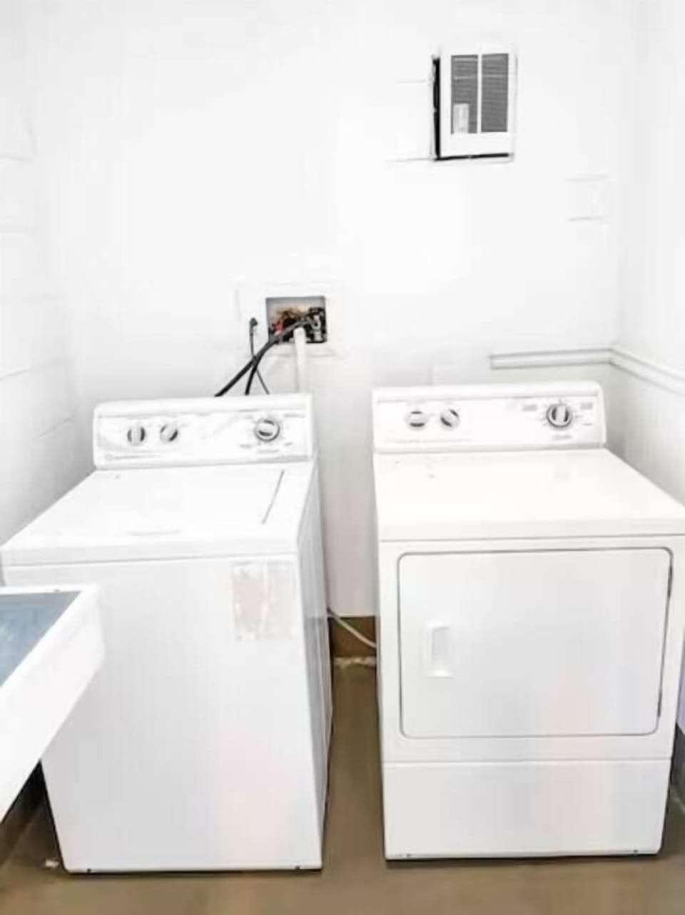 There are a shared washer and dryer on every floor of the Islander .