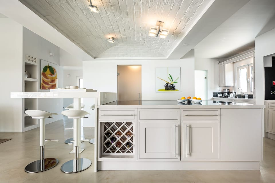 Kitchen, bar (2)