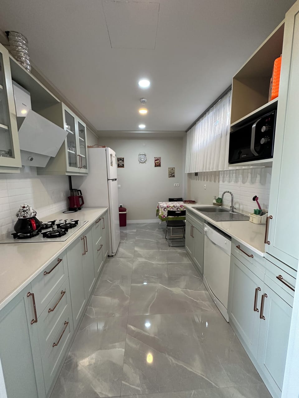 Deluxe Villa, 4 Bedrooms, Private Bathroom, Mountain View | Private kitchen | Microwave, dishwasher, electric kettle, cookware/dishes/utensils