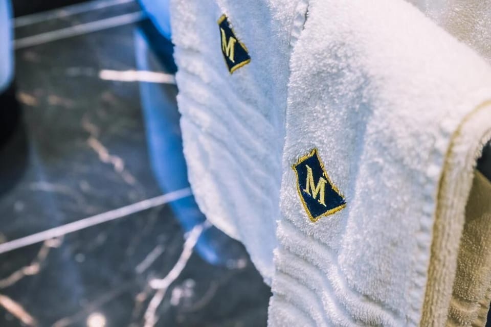 Shower, hair dryer, bathrobes, slippers