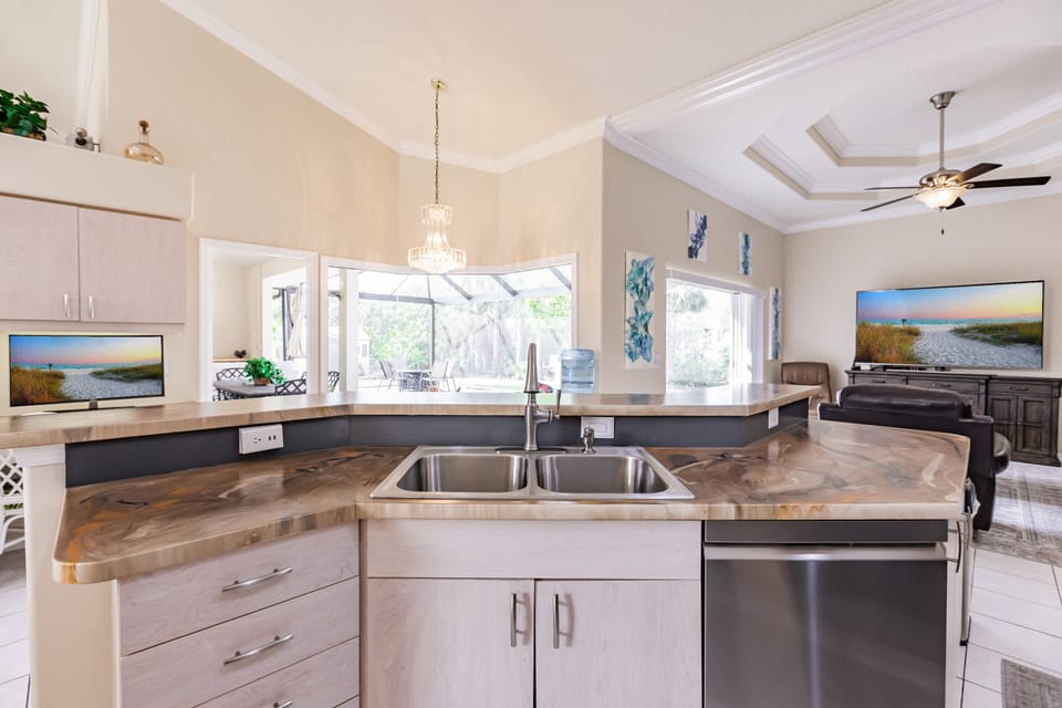 Kitchen, view towards Lanai.
