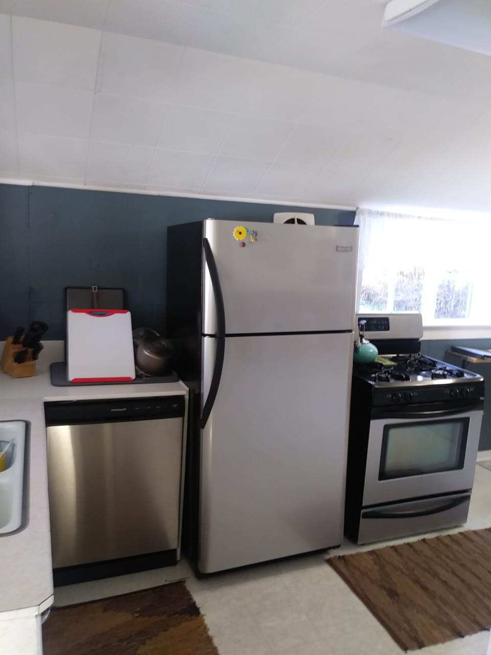 Kitchen Dishwasher, Refrigerator, and Range
