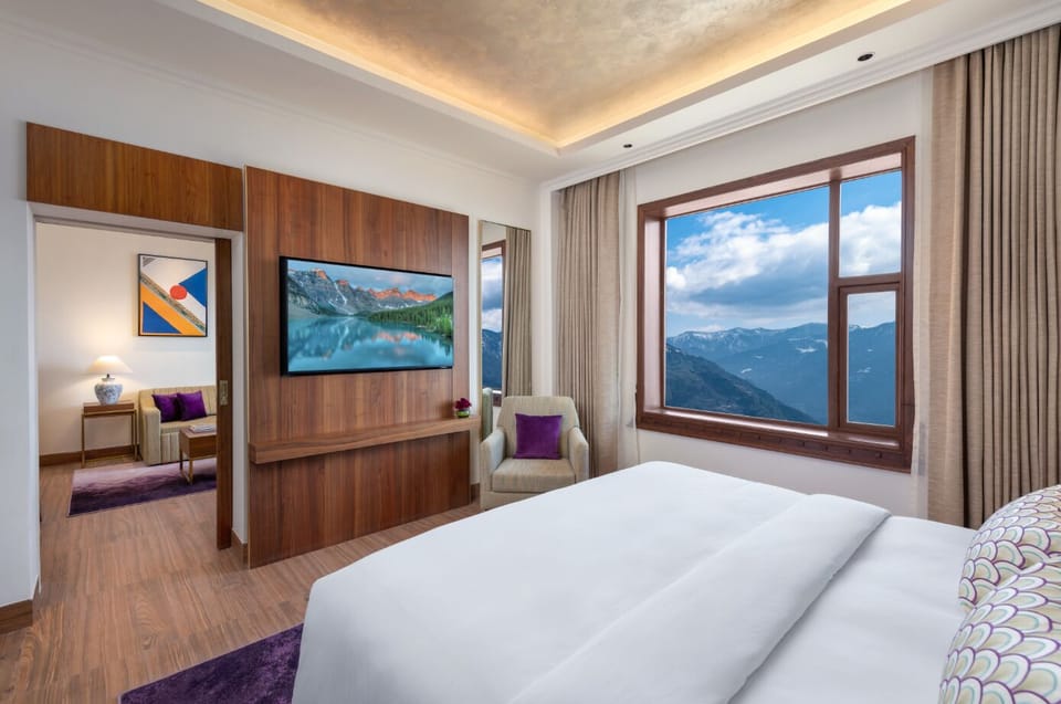 Suite (Vivanta) | Minibar, in-room safe, laptop workspace, soundproofing