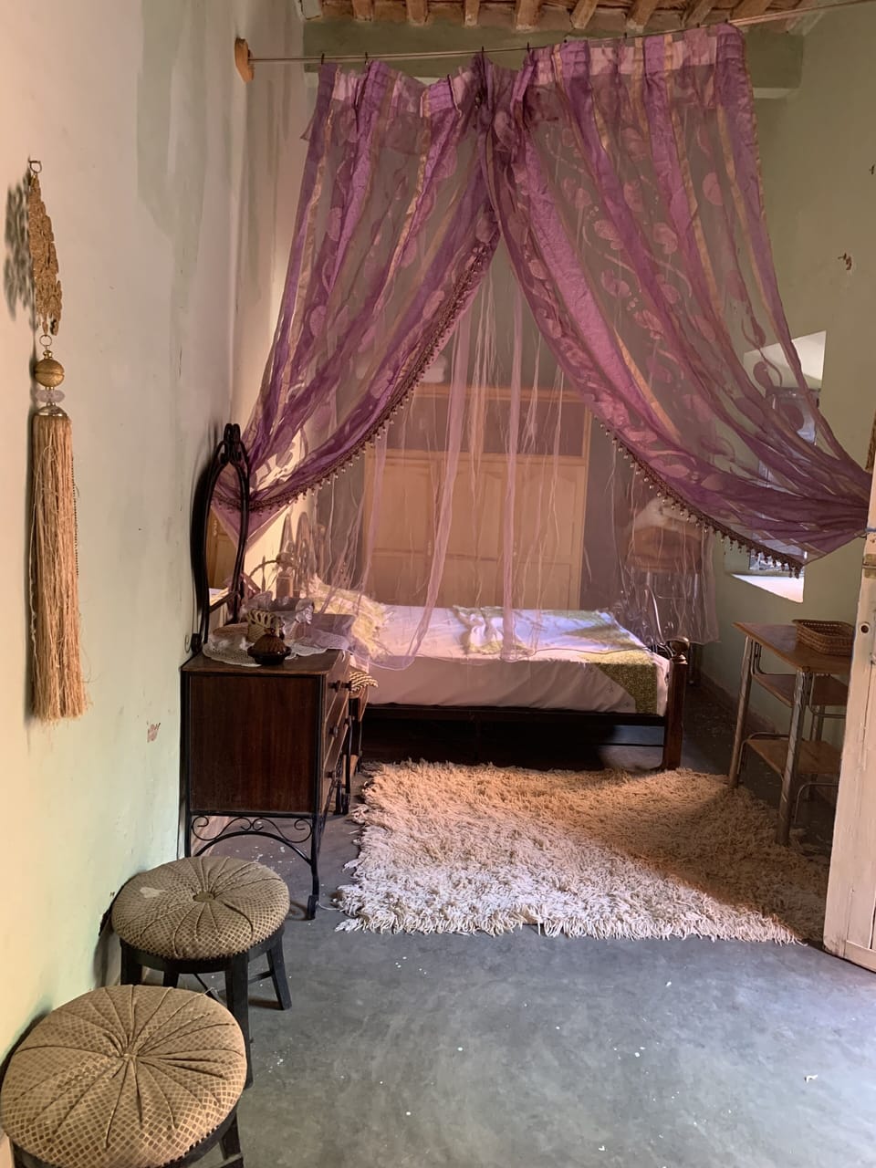 Traditional Double Room | Desk