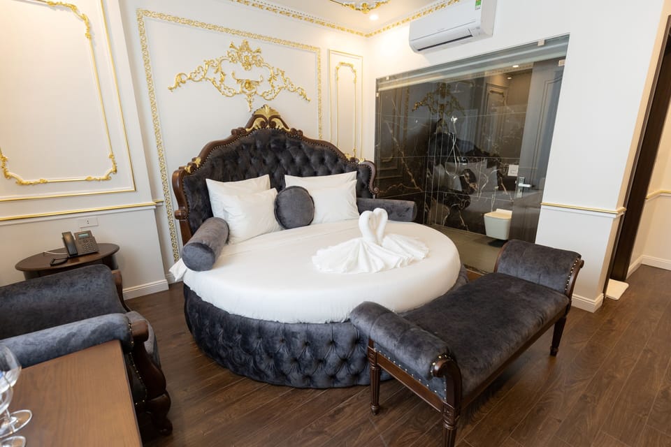 Deluxe Room | Premium bedding, free minibar items, desk, blackout drapes