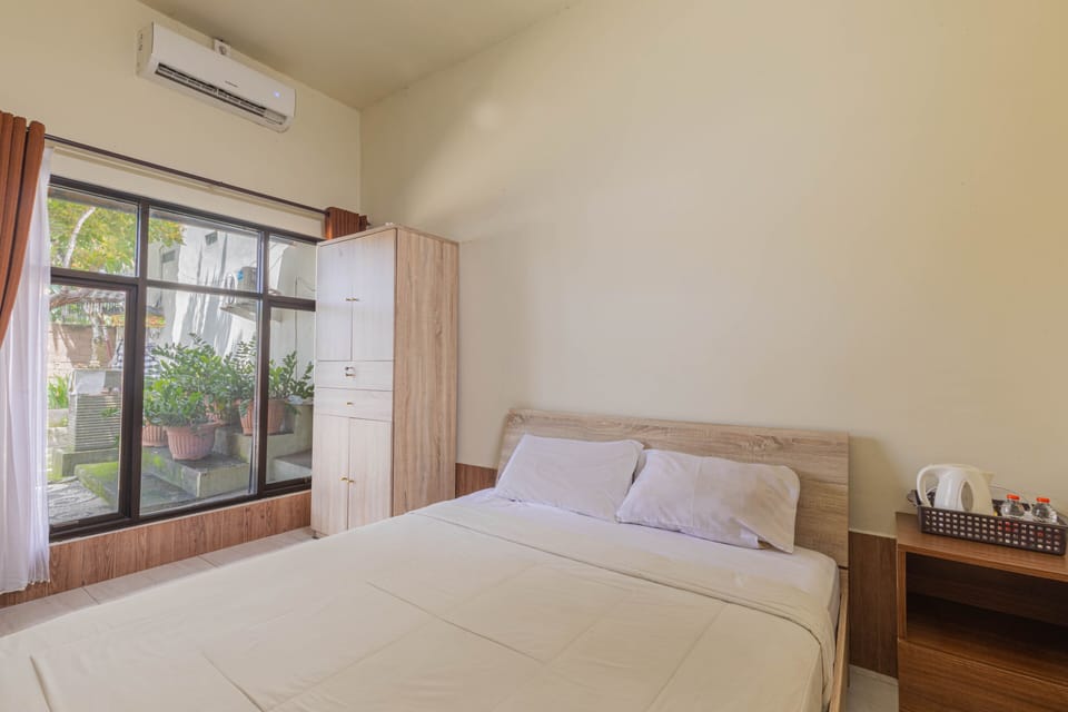 Deluxe Room | 1 bedroom, desk, WiFi (free)