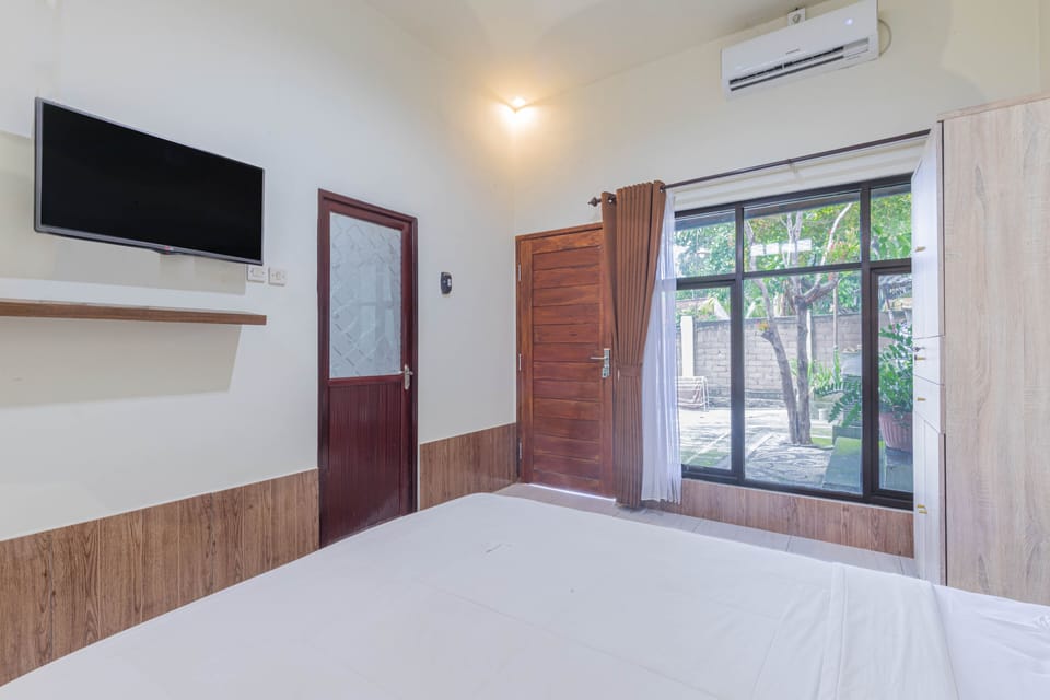 Deluxe Room | 1 bedroom, desk, WiFi (free)