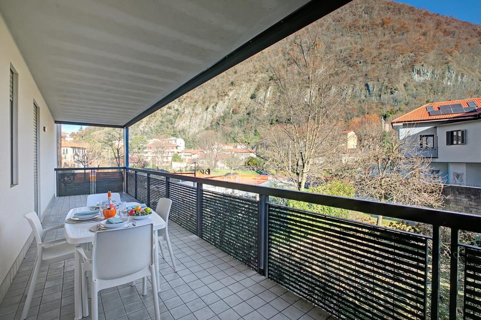 Family Apartment, 2 Bedrooms, 2 Bathrooms (Magnolia - New Apartment Laveno) | Outdoor dining