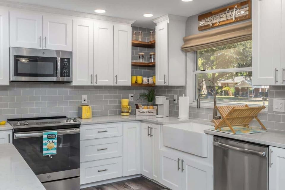 Modern Kitchen  with full amenities 
