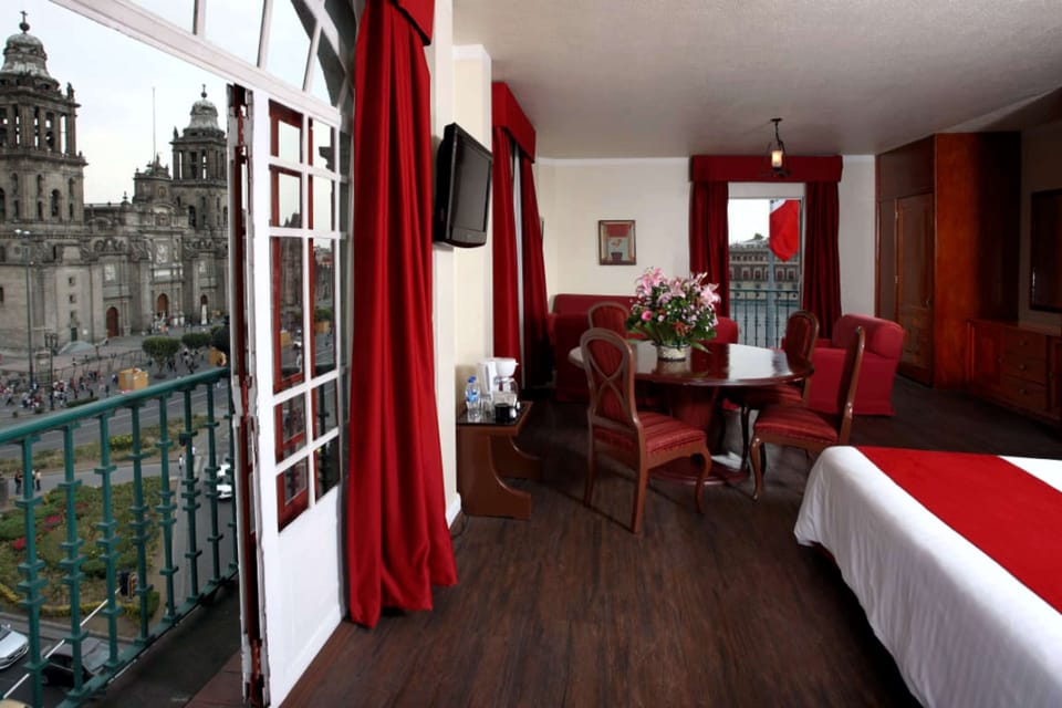 Suite, 1 King Bed, Non Smoking | Premium bedding, in-room safe, desk, laptop workspace