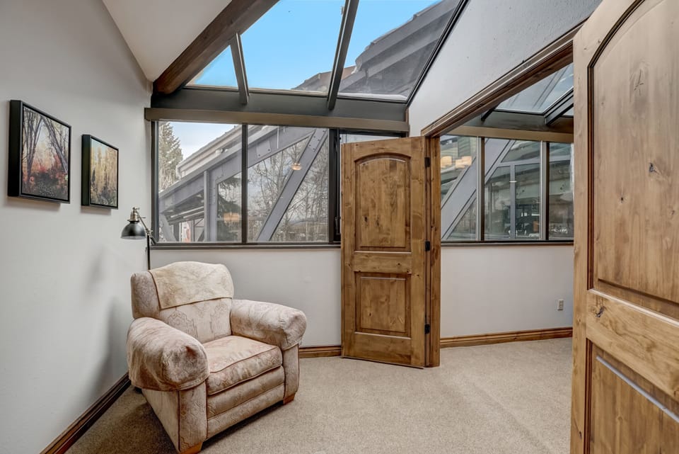 Bedroom Entry