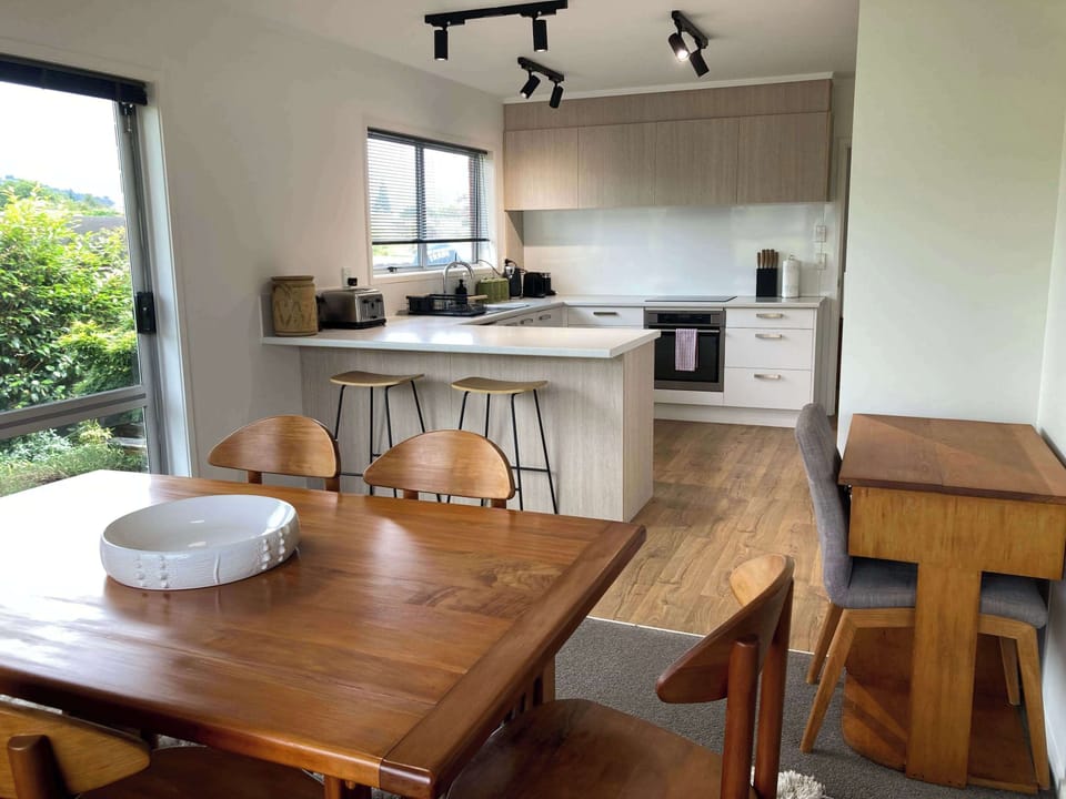 Dining Room & Kitchen