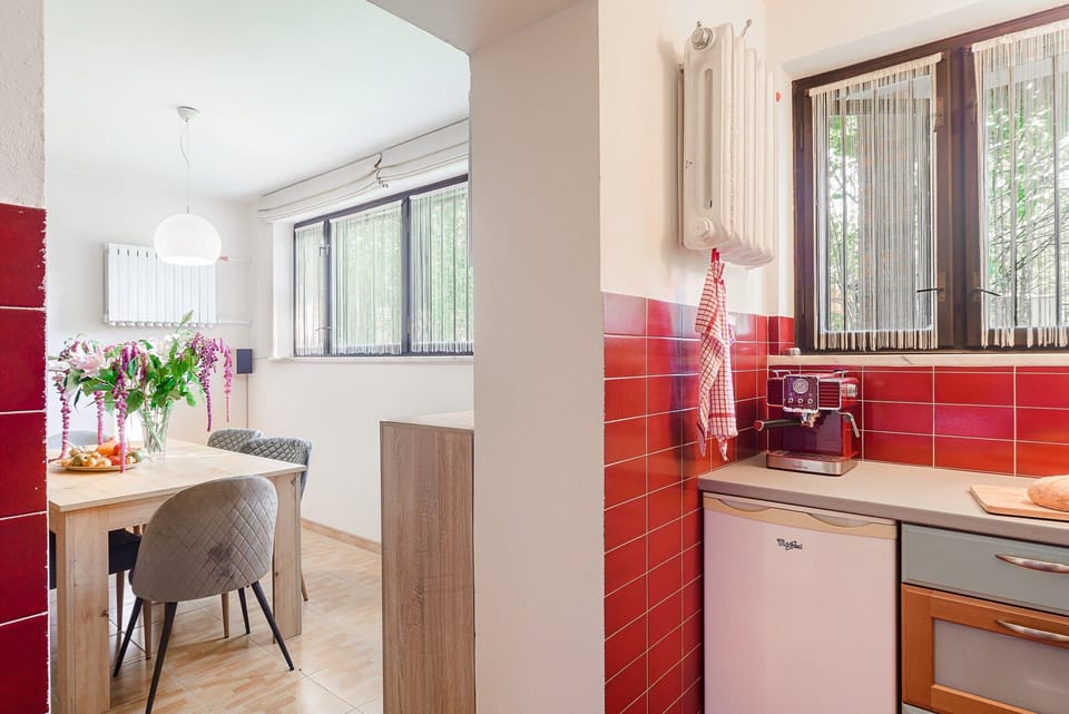 Apartment | Private kitchen | Fridge, oven, stovetop, dishwasher