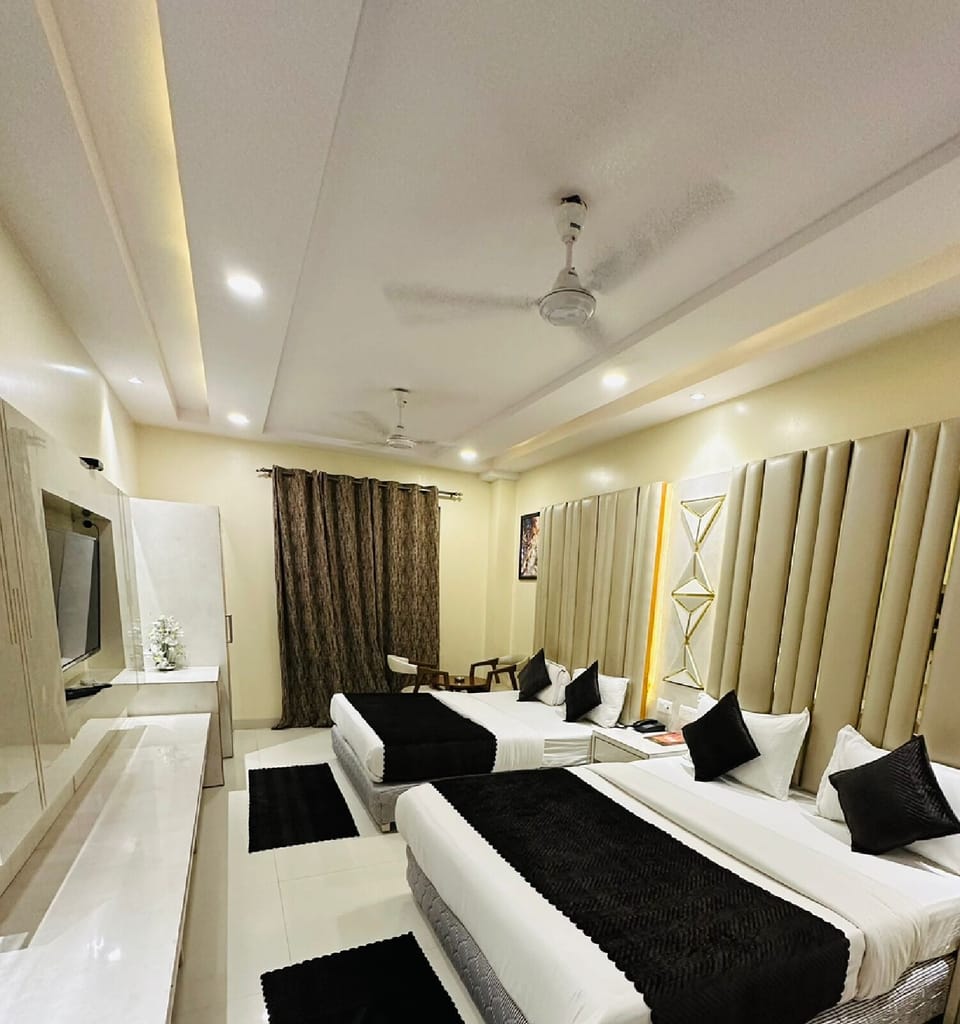 Family Room | Soundproofing, free WiFi