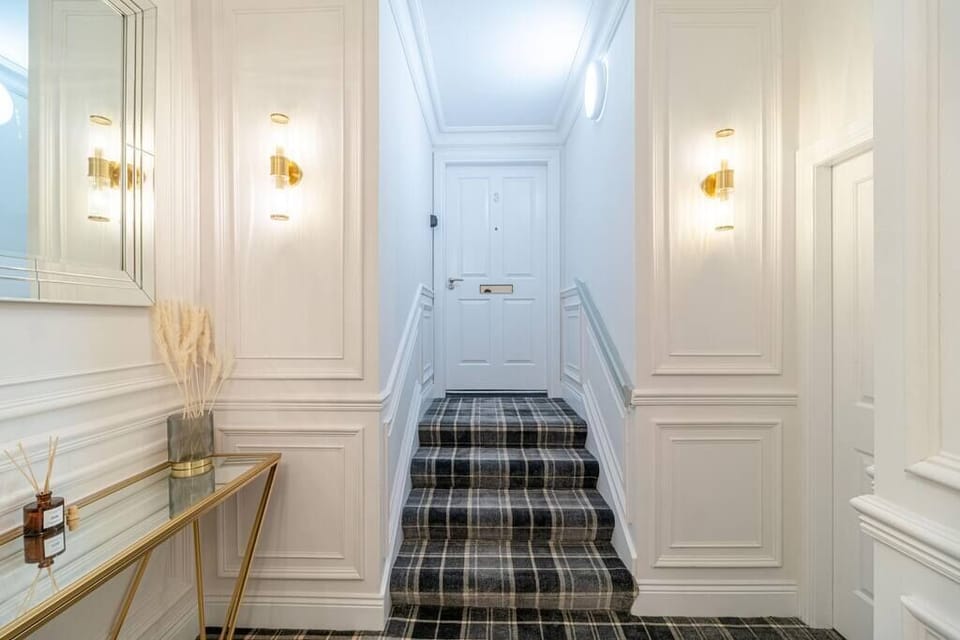 Private Main Lobby