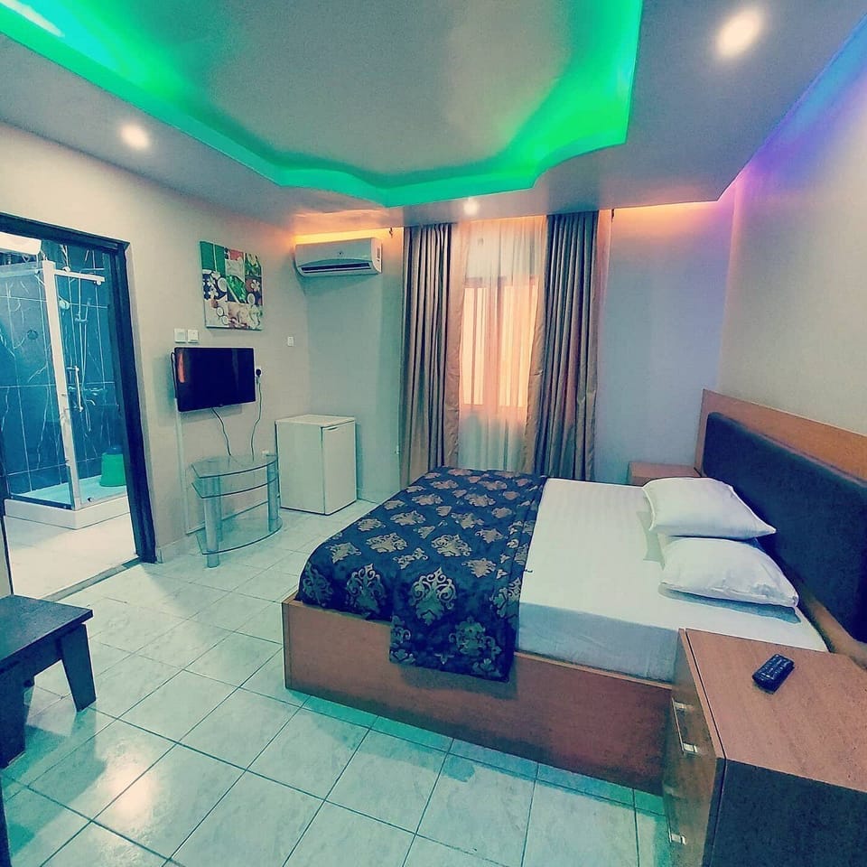 Signature Room | 1 bedroom, free WiFi