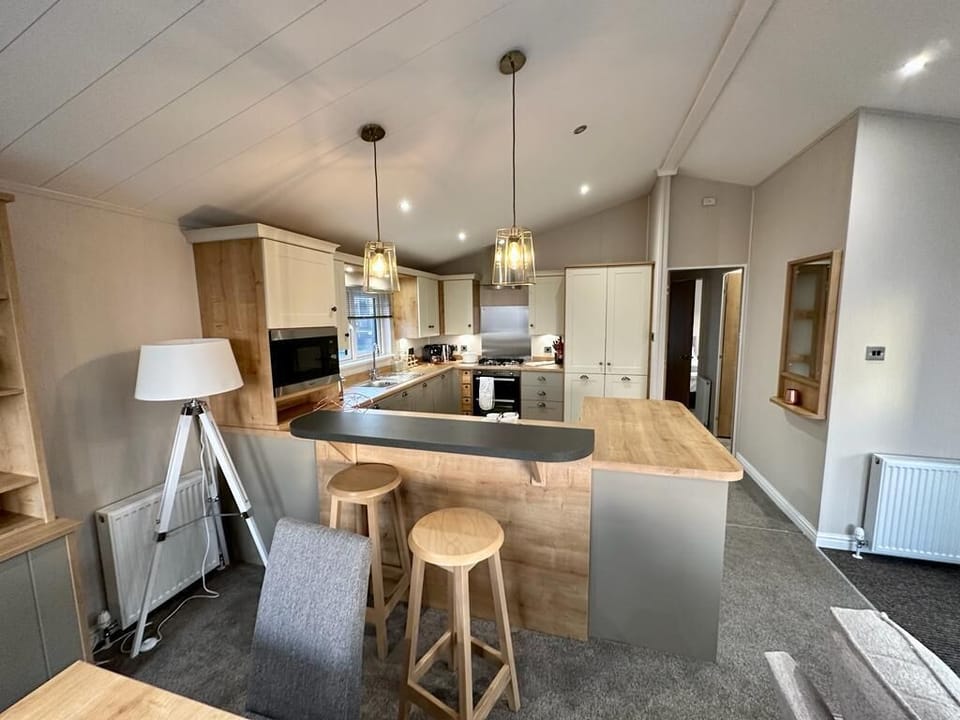 Breakfast bar, ideal for a quick meal before heading out to explore