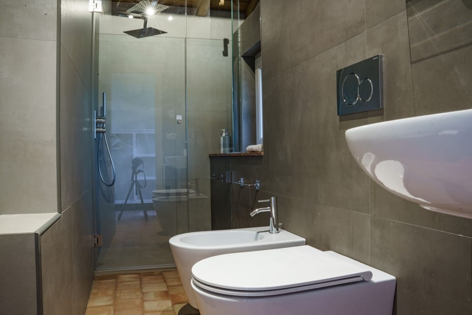 Superior Duplex | Bathroom | Jetted tub, free toiletries, hair dryer, bathrobes