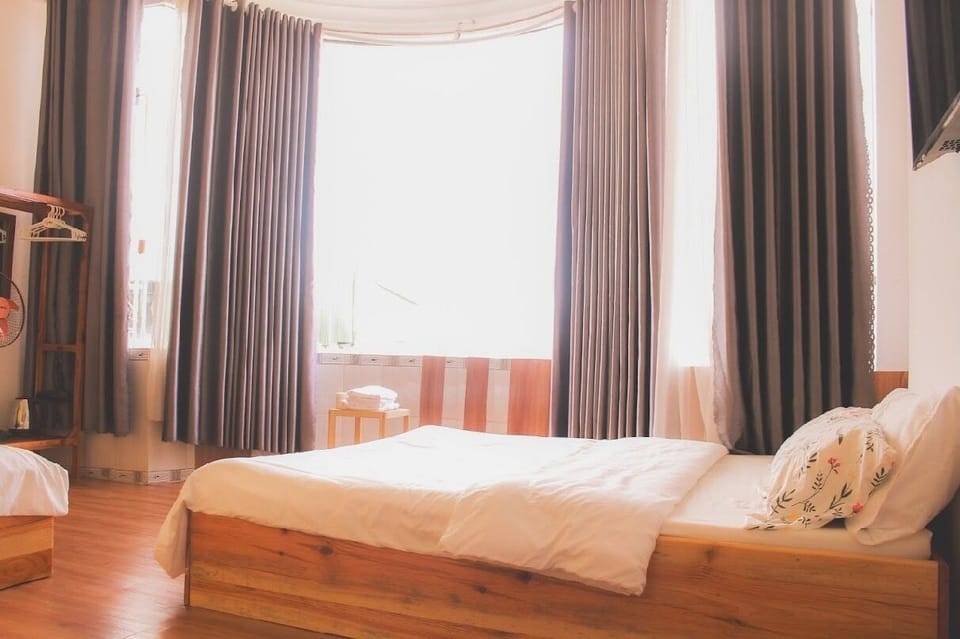 Deluxe Double Room, Smoking, City View | Individually decorated, individually furnished, blackout drapes