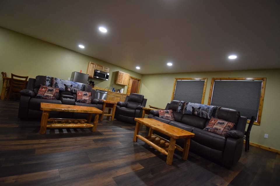 Executive Suite, Multiple Beds (Junior Suite) | Living area | Flat-screen TV