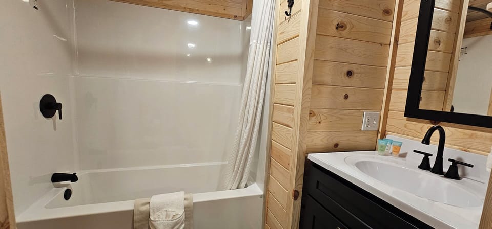Nisqually Lodge Lodge in Ashford