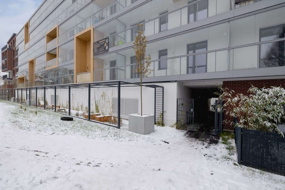 Enjoy easy access to the city's attractions from this well-located building. 