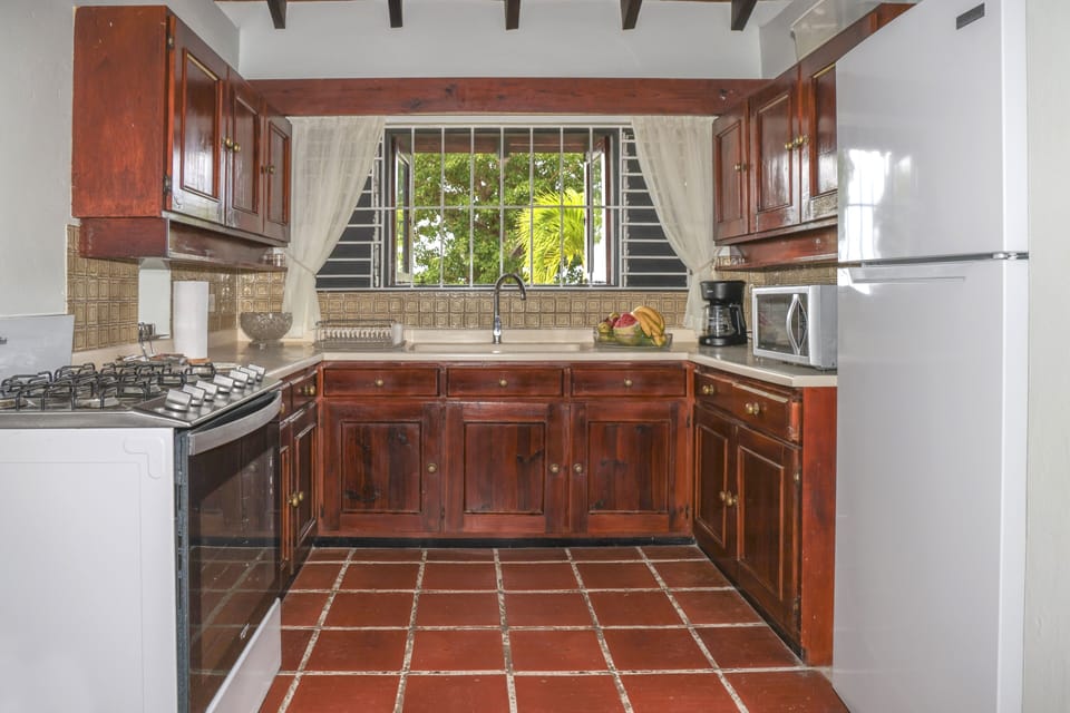 Villa, 2 Bedrooms | Private kitchen | Fridge