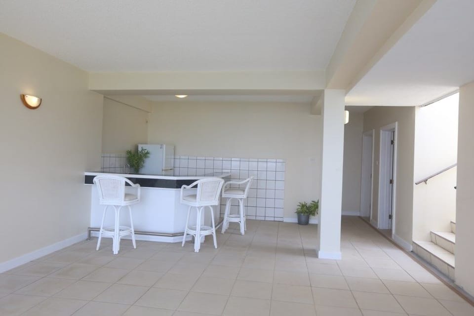 Villa, 4 Bedrooms | Dining
