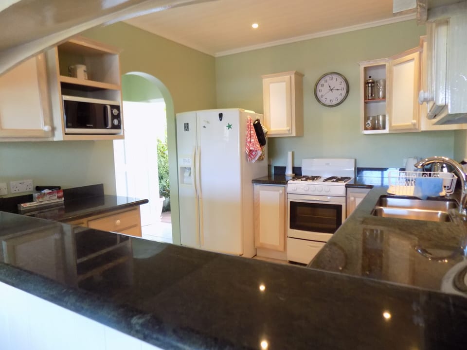 Townhome, 1 Bedroom | Private kitchen | Fridge, oven, coffee/tea maker, toaster