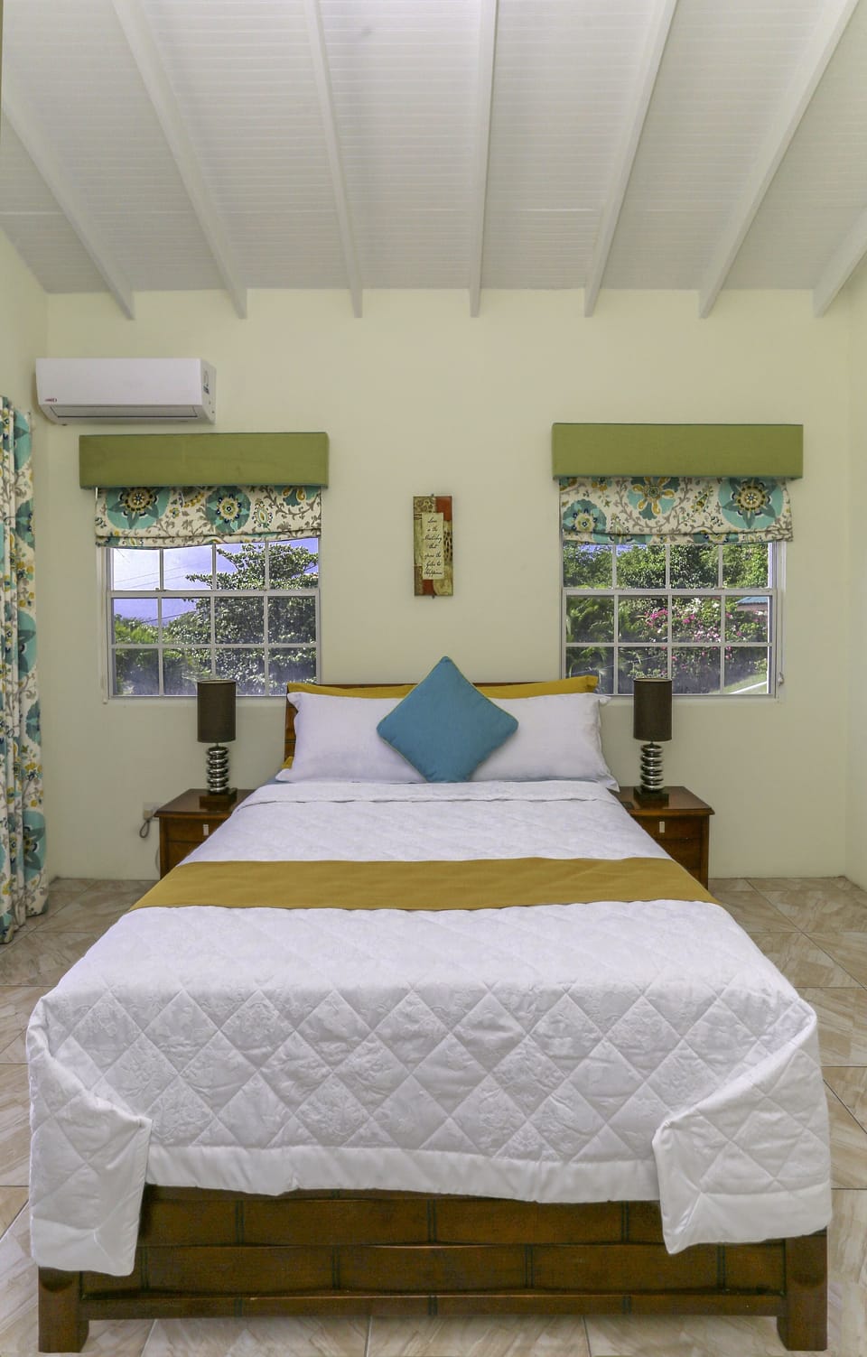 Newly Renovated 3-bed Spacious Family Home - Villa Decaj 3 Bedroom Home by RedAwning Villa in Caribbean